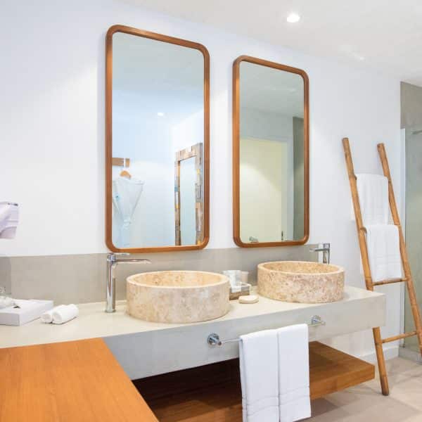 Seapoint - Deluxe Beachfront Susie Freeman Travel