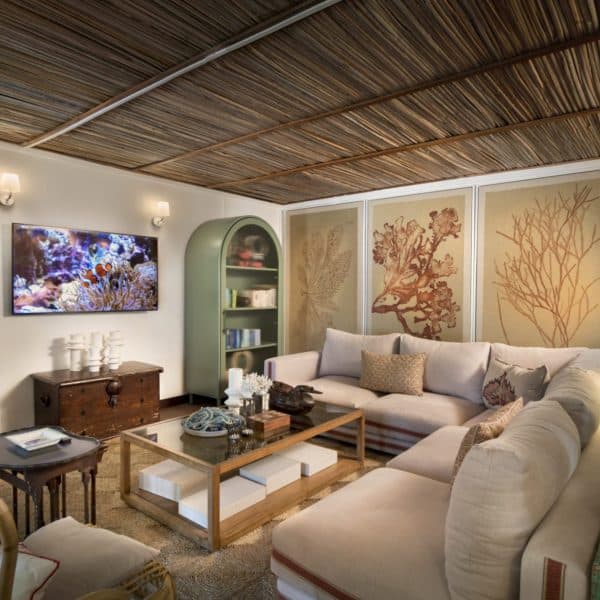 La Maison D'Ete Sitting Area Susie Freeman Travel